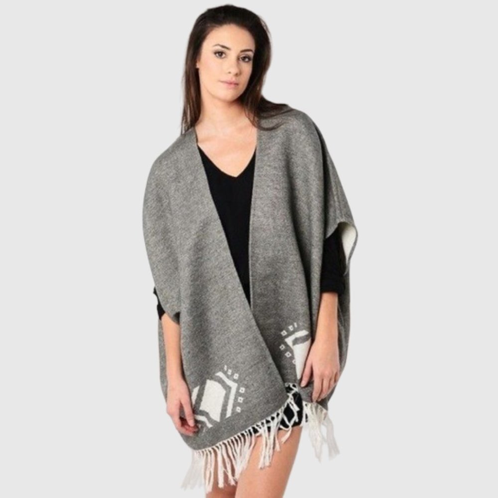 Cupcakes & Cashmere Jordy Jacquard Blanket Sweater Poncho S Gray Fringe Boho
